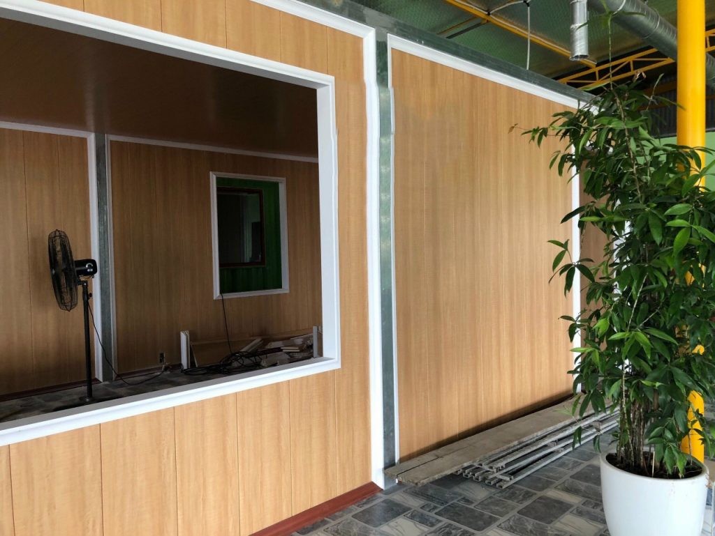 vách ngăn nhựa nano 