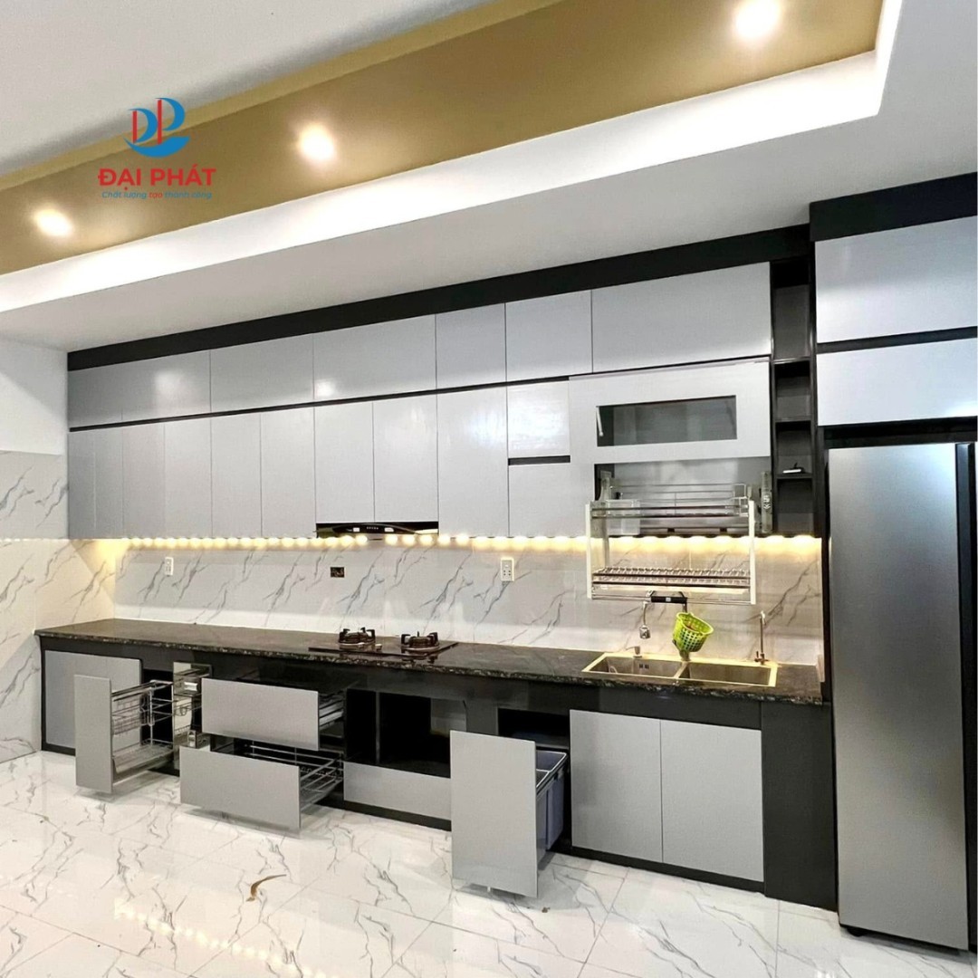 TỦ BẾP NHỰA GIÁ BAO NHIÊU 1 MÉT? KHÁM PHÁ GIÁ TỦ BẾP NHỰA 2025 VÀ BÍ QUYẾT CHỌN MẪU CHUẨN ĐẸP – BỀN – TIẾT KIỆM